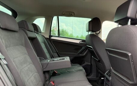 Volkswagen Tiguan II, 2018 год, 2 740 000 рублей, 20 фотография
