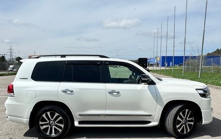 Toyota Land Cruiser 200, 2019 год, 6 800 000 рублей, 4 фотография