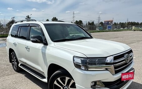 Toyota Land Cruiser 200, 2019 год, 6 800 000 рублей, 2 фотография
