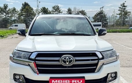 Toyota Land Cruiser 200, 2019 год, 6 800 000 рублей, 3 фотография