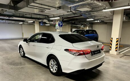 Toyota Camry, 2021 год, 1 985 000 рублей, 4 фотография