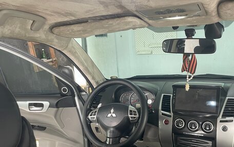 Mitsubishi Pajero Sport II рестайлинг, 2013 год, 2 250 000 рублей, 11 фотография