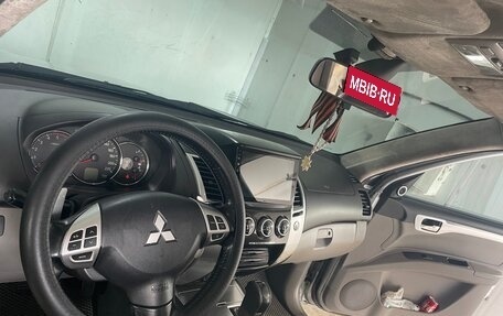 Mitsubishi Pajero Sport II рестайлинг, 2013 год, 2 250 000 рублей, 16 фотография