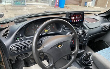 Chevrolet Niva I рестайлинг, 2004 год, 300 000 рублей, 15 фотография