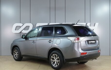 Mitsubishi Outlander III рестайлинг 3, 2013 год, 1 575 000 рублей, 2 фотография