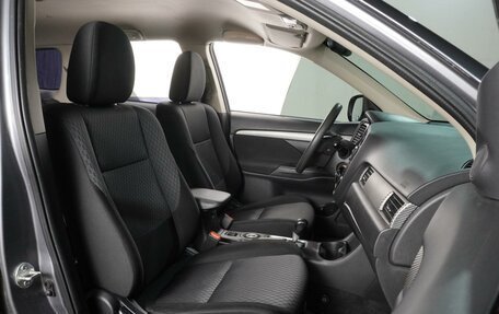 Mitsubishi Outlander III рестайлинг 3, 2013 год, 1 575 000 рублей, 8 фотография
