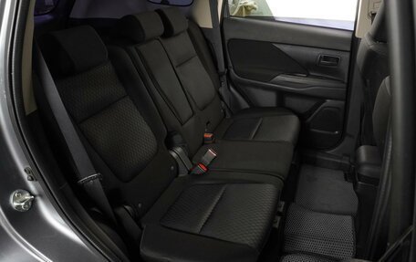 Mitsubishi Outlander III рестайлинг 3, 2013 год, 1 575 000 рублей, 7 фотография
