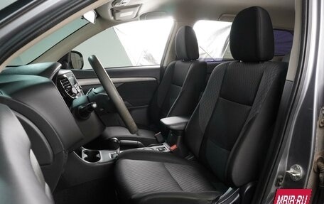 Mitsubishi Outlander III рестайлинг 3, 2013 год, 1 575 000 рублей, 10 фотография