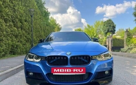 BMW 3 серия, 2018 год, 2 300 000 рублей, 3 фотография