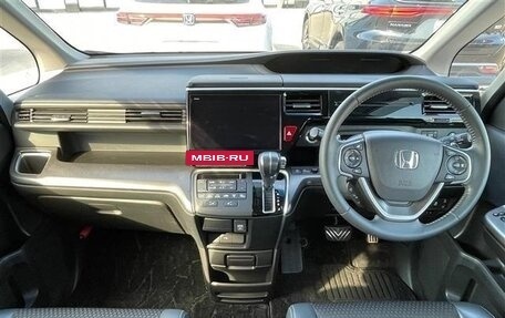 Honda Stepwgn IV, 2021 год, 1 767 000 рублей, 11 фотография