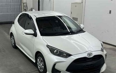 Toyota Yaris, 2021 год, 1 090 000 рублей, 1 фотография