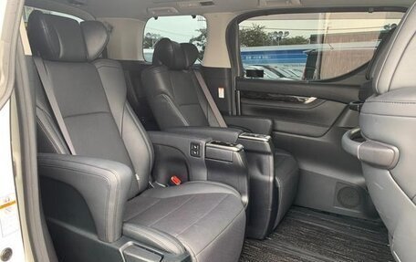 Toyota Alphard III, 2021 год, 3 480 000 рублей, 25 фотография