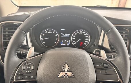 Mitsubishi Outlander III рестайлинг 3, 2021 год, 2 255 000 рублей, 10 фотография