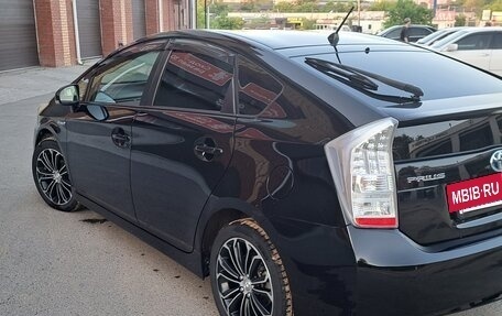 Toyota Prius, 2010 год, 1 050 000 рублей, 3 фотография