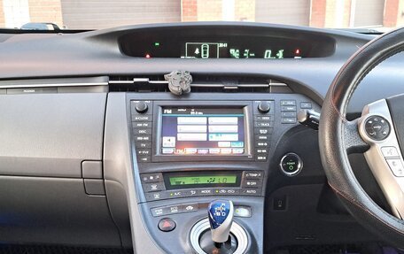 Toyota Prius, 2010 год, 1 050 000 рублей, 13 фотография