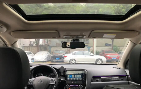 Mitsubishi Outlander III рестайлинг 3, 2021 год, 1 825 000 рублей, 19 фотография