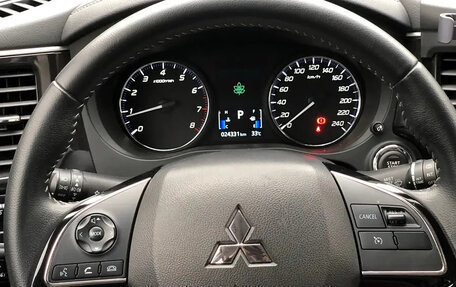 Mitsubishi Outlander III рестайлинг 3, 2021 год, 1 825 000 рублей, 11 фотография