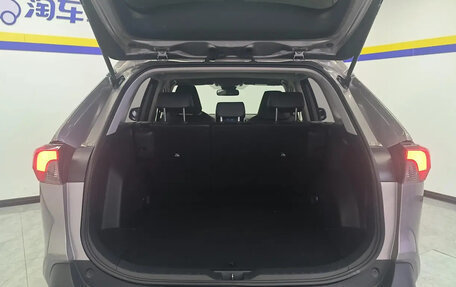 Toyota RAV4, 2020 год, 2 340 000 рублей, 13 фотография