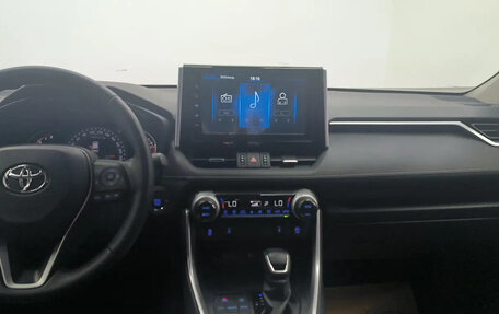 Toyota RAV4, 2020 год, 2 340 000 рублей, 9 фотография