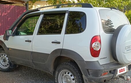 Chevrolet Niva I рестайлинг, 2016 год, 830 000 рублей, 4 фотография