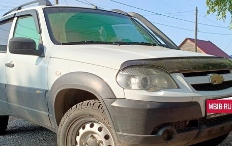 Chevrolet Niva I рестайлинг, 2016 год, 830 000 рублей, 2 фотография