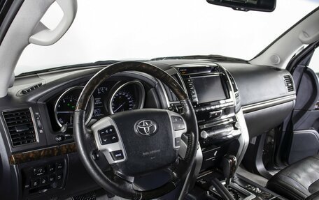 Toyota Land Cruiser 200, 2012 год, 2 998 000 рублей, 21 фотография
