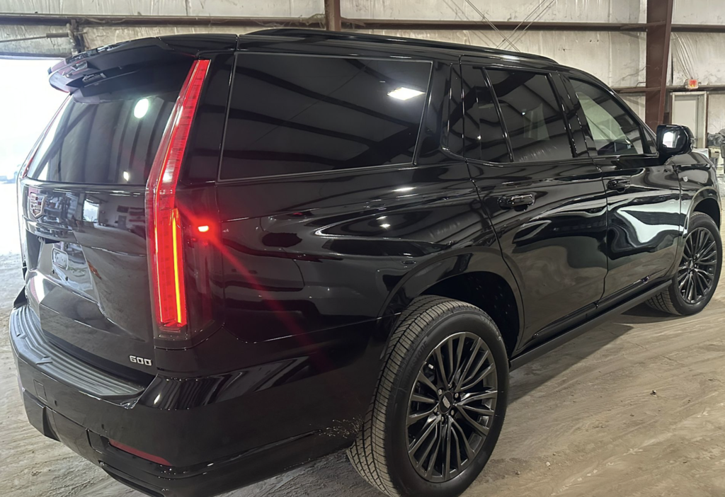Cadillac Escalade V, 2024 год, 23 000 000 рублей, 6 фотография