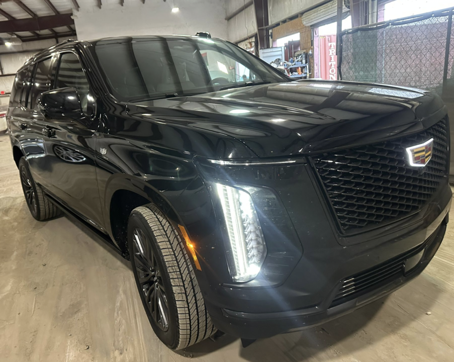 Cadillac Escalade V, 2024 год, 23 000 000 рублей, 2 фотография