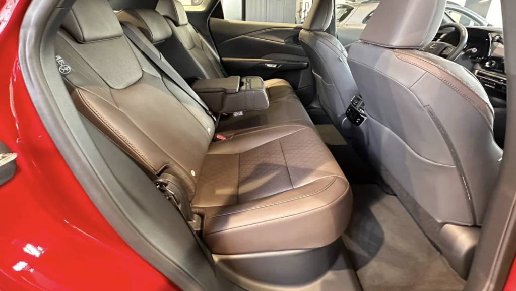 Lexus RX IV рестайлинг, 2025 год, 11 500 000 рублей, 7 фотография