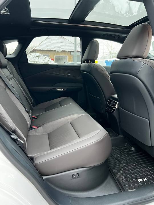 Lexus RX IV рестайлинг, 2024 год, 9 800 000 рублей, 7 фотография