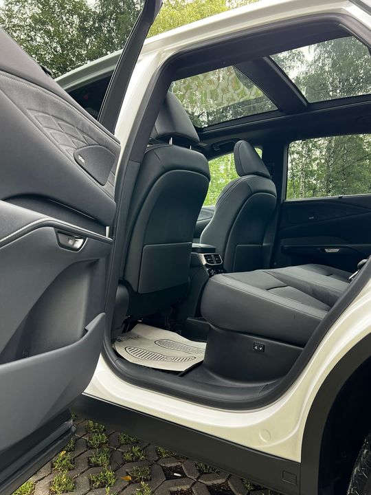 Lexus RX IV рестайлинг, 2024 год, 9 800 000 рублей, 15 фотография