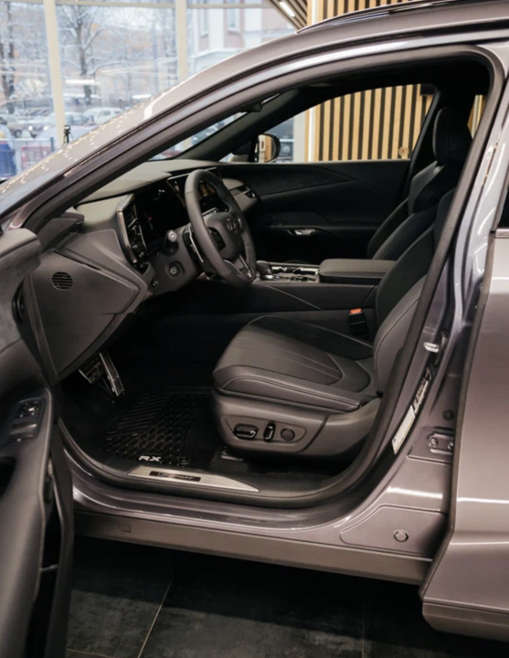 Lexus RX IV рестайлинг, 2024 год, 9 800 000 рублей, 5 фотография