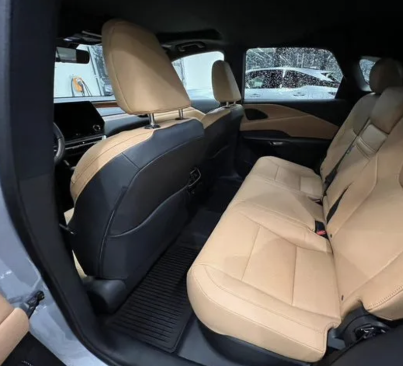 Lexus RX IV рестайлинг, 2024 год, 9 800 000 рублей, 8 фотография