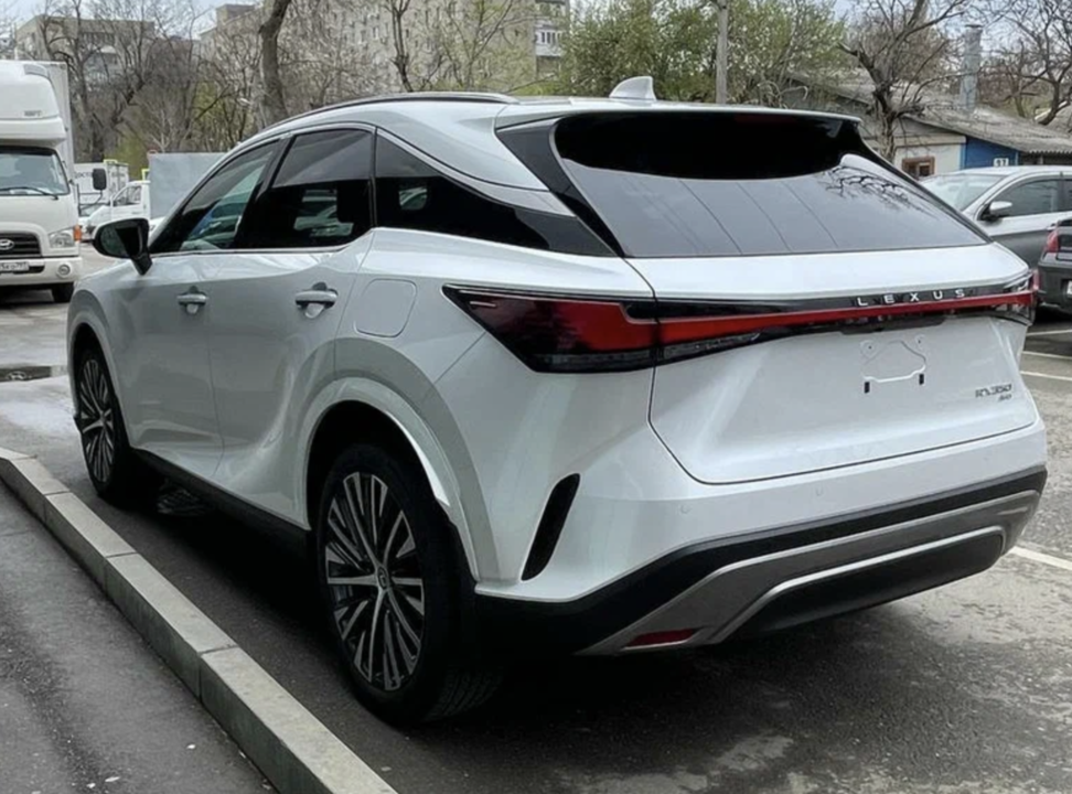 Lexus RX IV рестайлинг, 2024 год, 9 800 000 рублей, 5 фотография