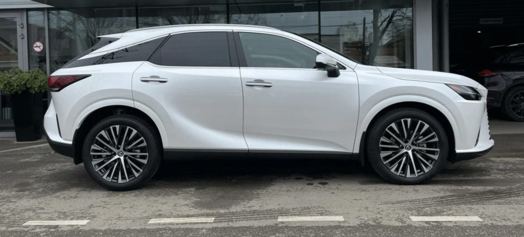 Lexus RX IV рестайлинг, 2024 год, 9 800 000 рублей, 3 фотография