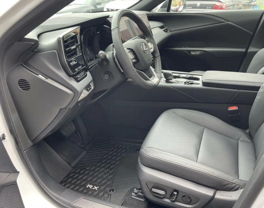 Lexus RX IV рестайлинг, 2024 год, 9 800 000 рублей, 9 фотография