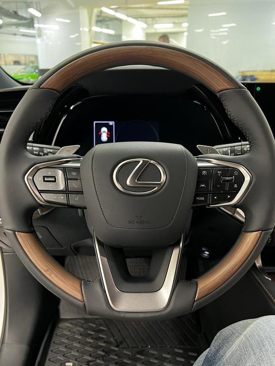 Lexus RX IV рестайлинг, 2024 год, 9 800 000 рублей, 13 фотография
