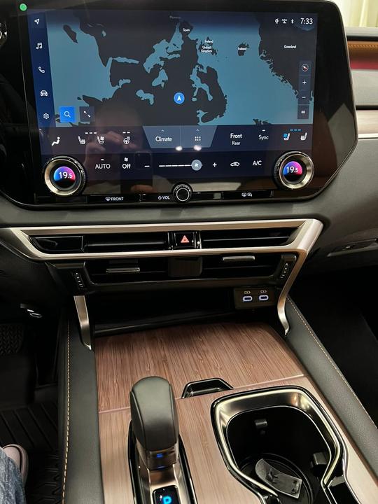 Lexus RX IV рестайлинг, 2024 год, 9 800 000 рублей, 18 фотография