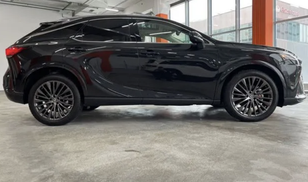 Lexus RX IV рестайлинг, 2024 год, 9 800 000 рублей, 2 фотография