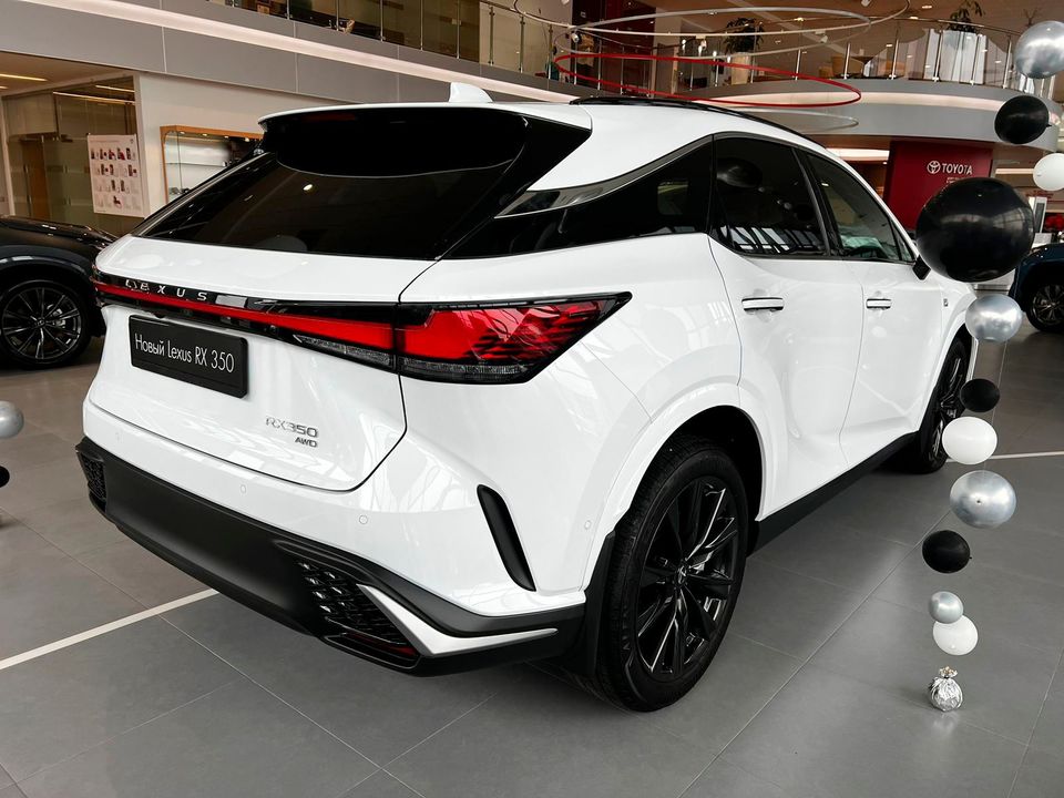 Lexus RX IV рестайлинг, 2024 год, 9 800 000 рублей, 2 фотография