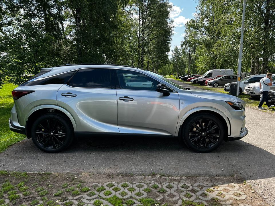 Lexus RX IV рестайлинг, 2024 год, 9 800 000 рублей, 3 фотография