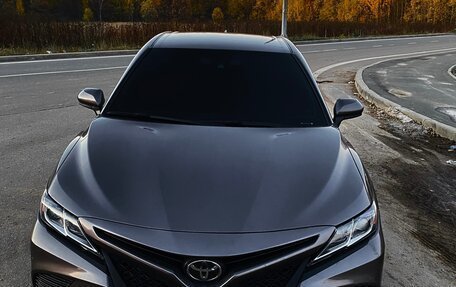 Toyota Camry, 2019 год, 2 100 000 рублей, 1 фотография