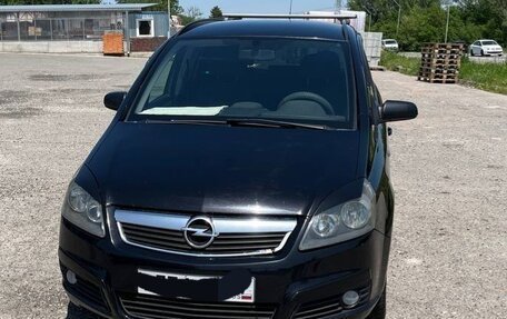 Opel Zafira B, 2007 год, 600 000 рублей, 1 фотография