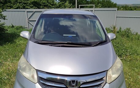 Honda Freed I, 2013 год, 1 400 000 рублей, 2 фотография