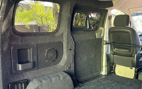 Nissan NV200, 2012 год, 1 200 000 рублей, 17 фотография