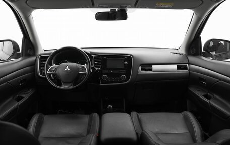 Mitsubishi Outlander III рестайлинг 3, 2014 год, 1 300 999 рублей, 6 фотография