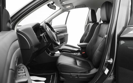 Mitsubishi Outlander III рестайлинг 3, 2014 год, 1 300 999 рублей, 11 фотография