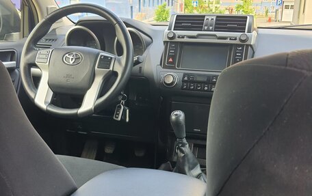 Toyota Land Cruiser Prado 150 рестайлинг 2, 2014 год, 3 470 000 рублей, 6 фотография