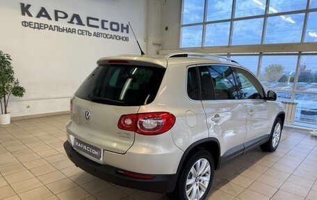 Volkswagen Tiguan I, 2010 год, 1 049 000 рублей, 2 фотография