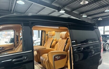 Mercedes-Benz V-Класс, 2021 год, 3 600 000 рублей, 5 фотография